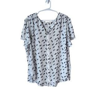Monday‎ Fun White Black Feather Print V-Neck Flutter Sleeve Blouse 2X FT88901P-5